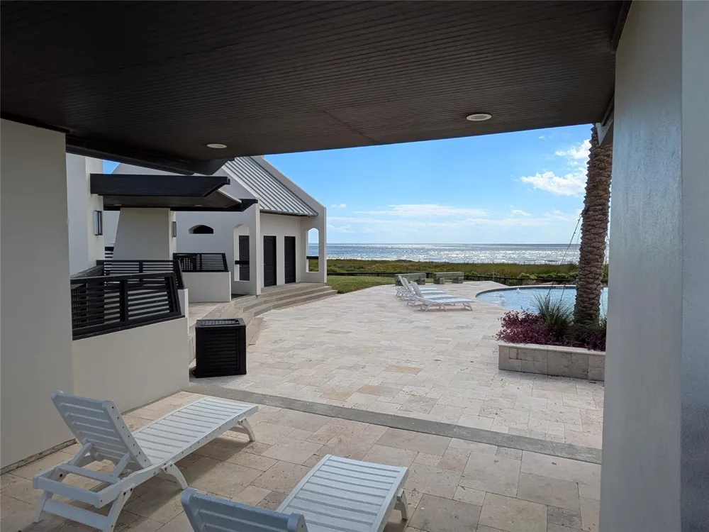 322 Seagrass Gilchrist, TX 77617