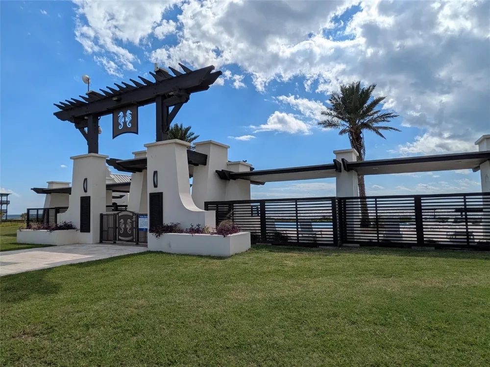 322 Seagrass Gilchrist, TX 77617