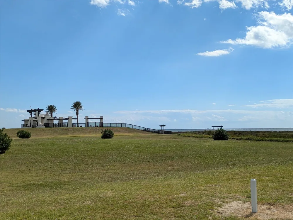 322 Seagrass Gilchrist, TX 77617