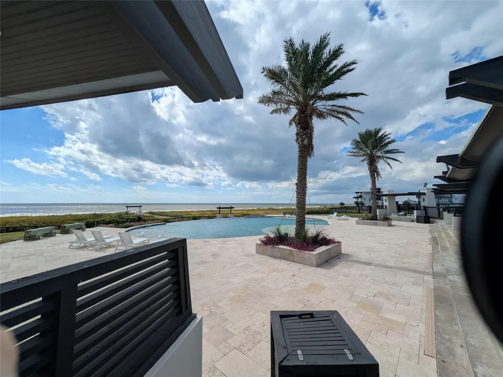 322 Seagrass Gilchrist, TX 77617