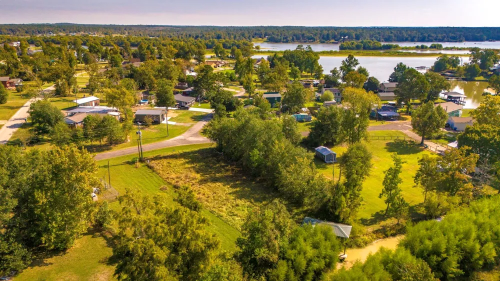 1518 Yaupon Cove Drive Onalaska, TX 77360