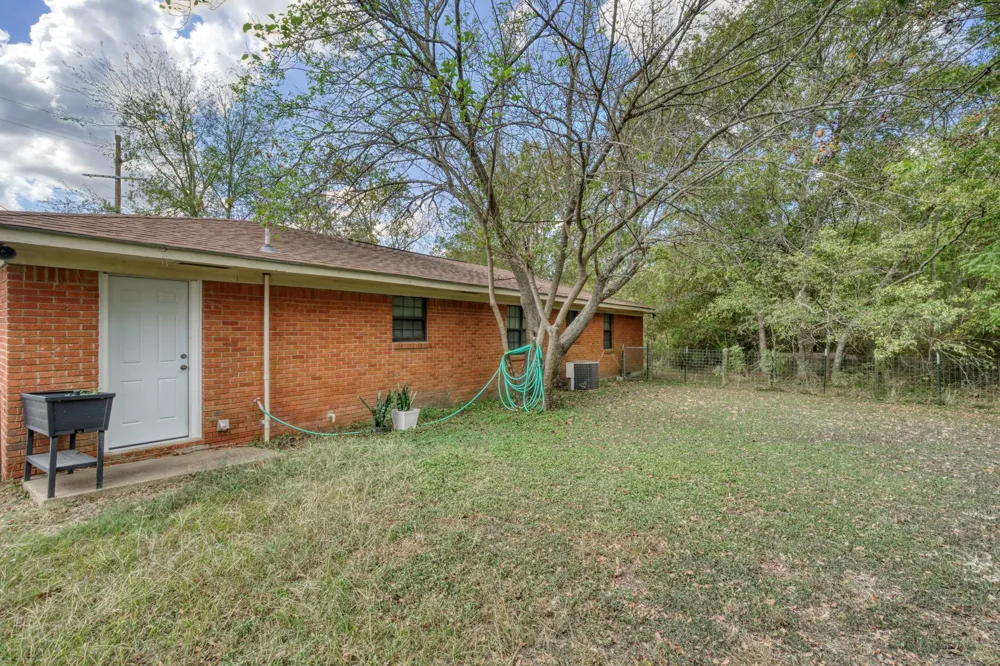 13300 Hwy 21 W Avenue North Zulch, TX 77872