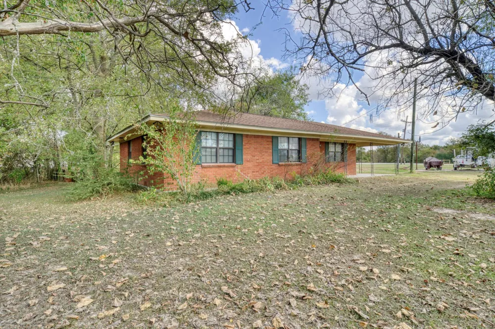 13300 Hwy 21 W Avenue North Zulch, TX 77872
