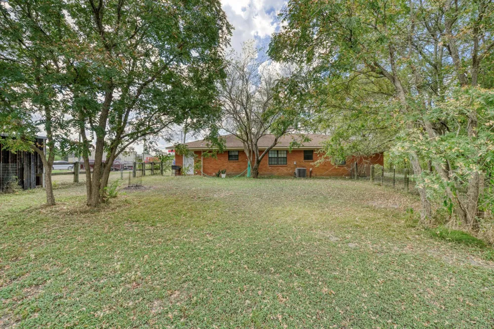 13300 Hwy 21 W Avenue North Zulch, TX 77872