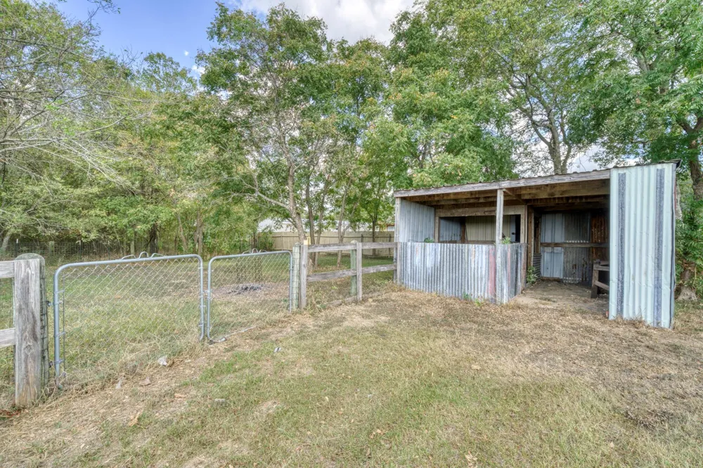 13300 Hwy 21 W Avenue North Zulch, TX 77872