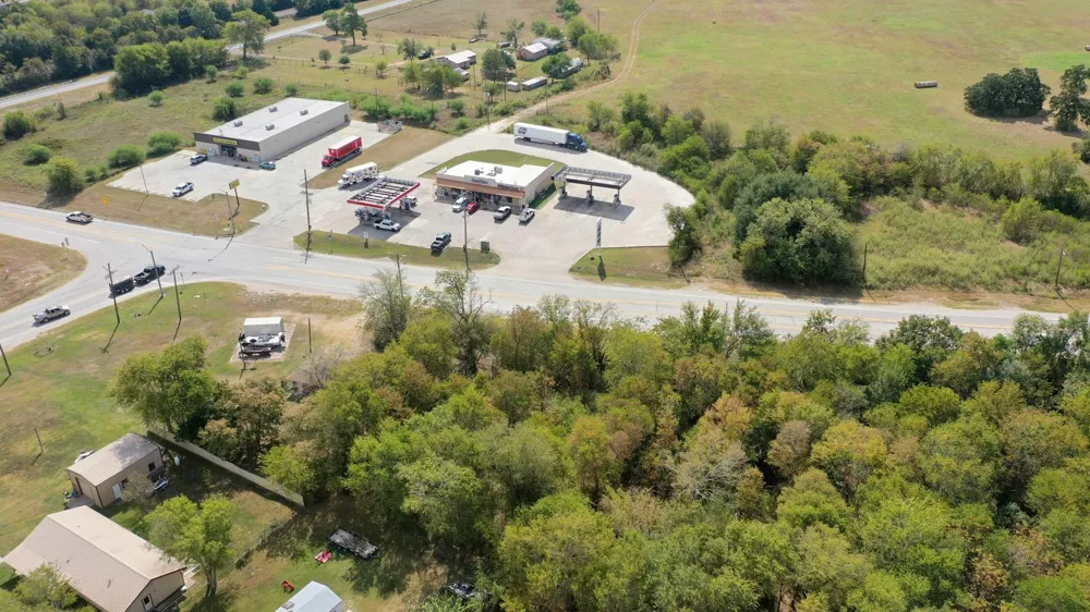 13300 Hwy 21 W Avenue North Zulch, TX 77872