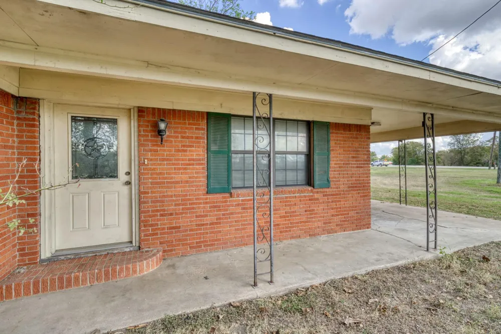 13300 Hwy 21 W Avenue North Zulch, TX 77872