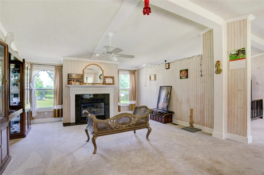 11935 County Road 160 Boling, TX 77420