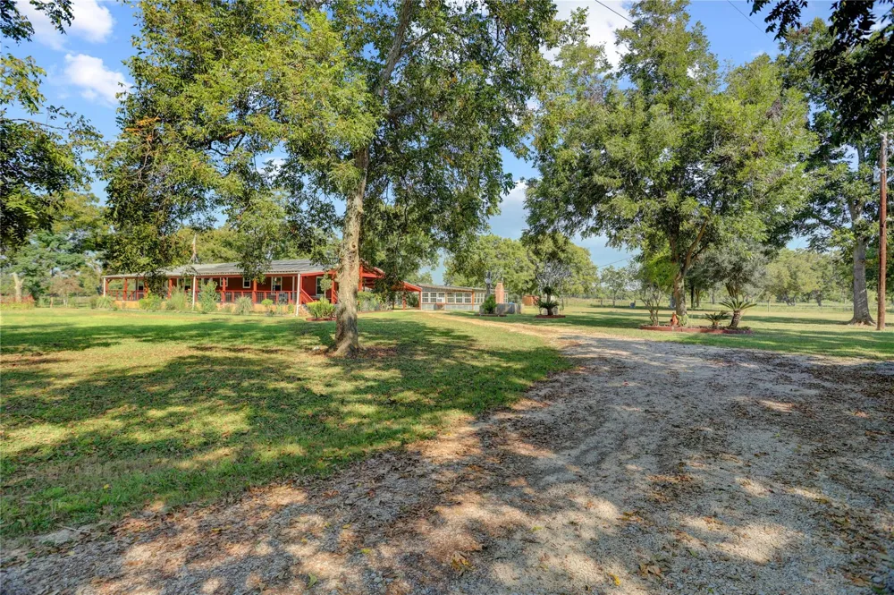 11935 County Road 160 Boling, TX 77420