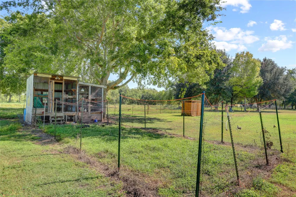 11935 County Road 160 Boling, TX 77420