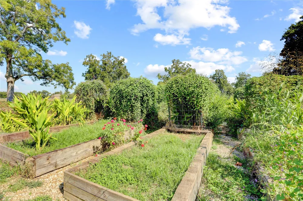 11935 County Road 160 Boling, TX 77420