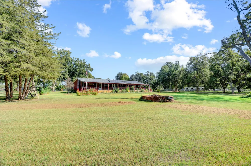 11935 County Road 160 Boling, TX 77420