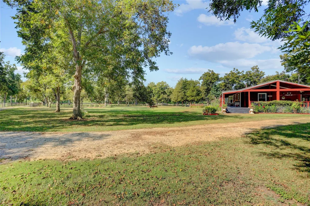 11935 County Road 160 Boling, TX 77420