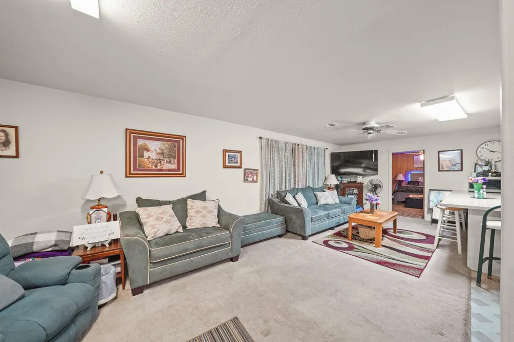 5913 County Road 225 East Bernard, TX 77435