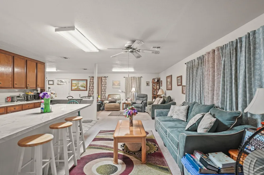 5913 County Road 225 East Bernard, TX 77435