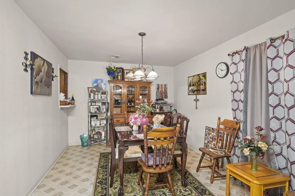 5913 County Road 225 East Bernard, TX 77435