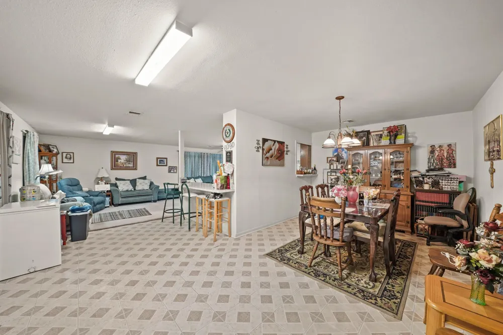 5913 County Road 225 East Bernard, TX 77435