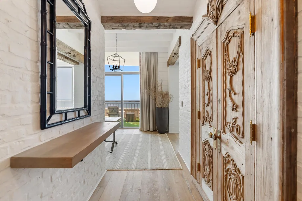 801 E Beach Drive #TW2606 Galveston, TX 77550
