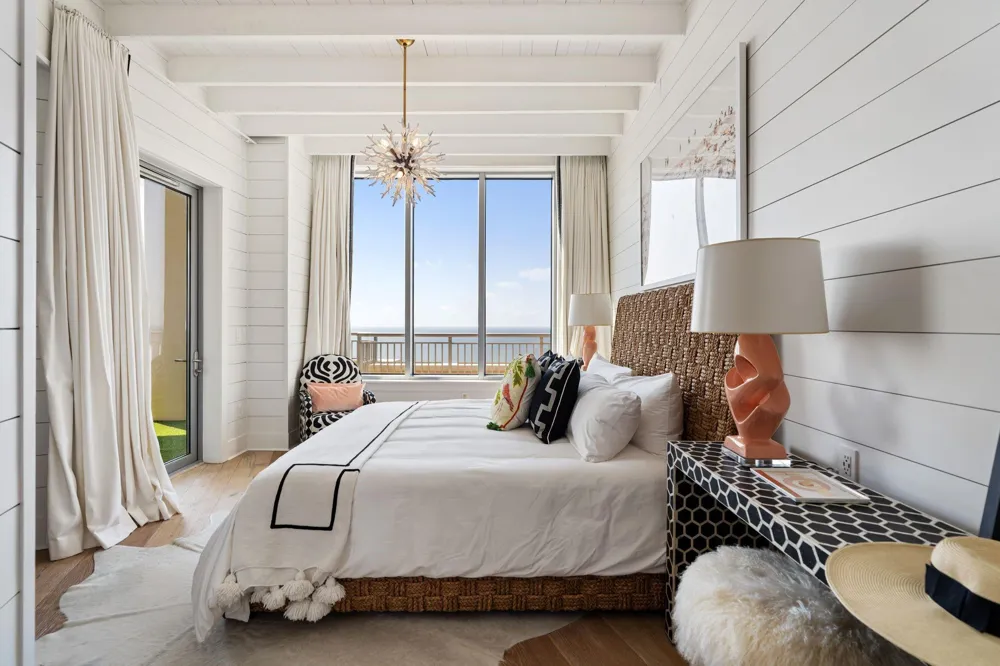 801 E Beach Drive #TW2606 Galveston, TX 77550