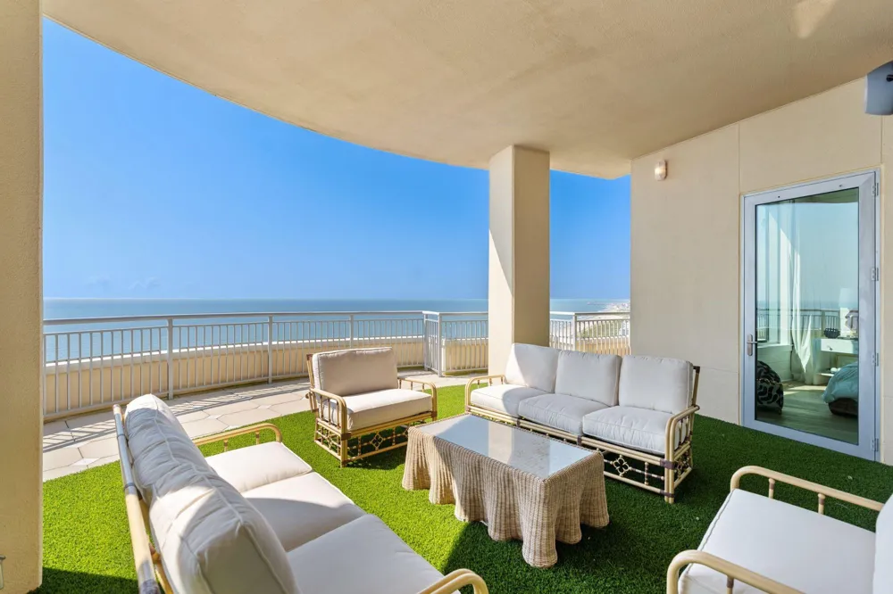 801 E Beach Drive #TW2606 Galveston, TX 77550