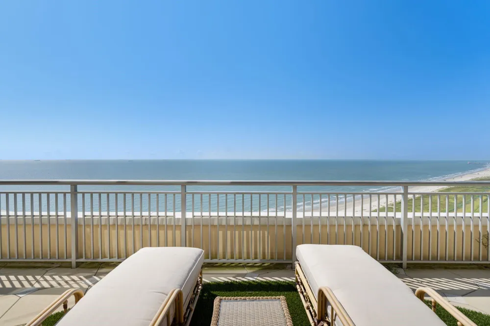 801 E Beach Drive #TW2606 Galveston, TX 77550