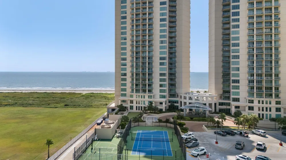 801 E Beach Drive #TW2606 Galveston, TX 77550