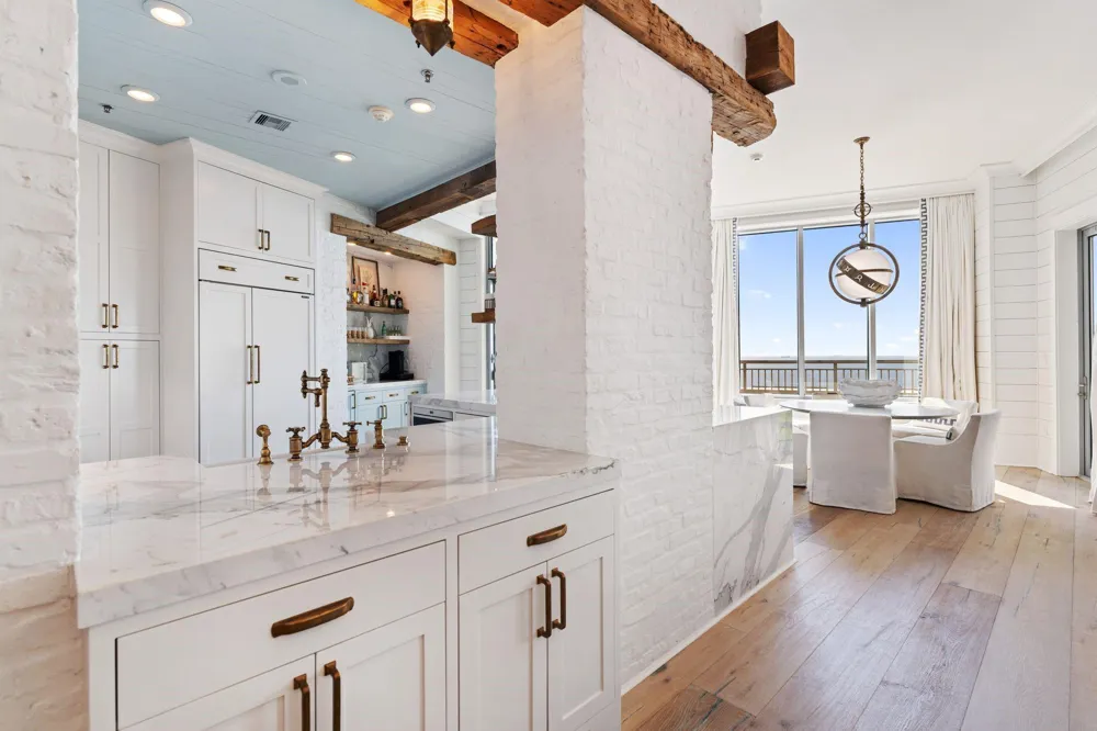 801 E Beach Drive #TW2606 Galveston, TX 77550