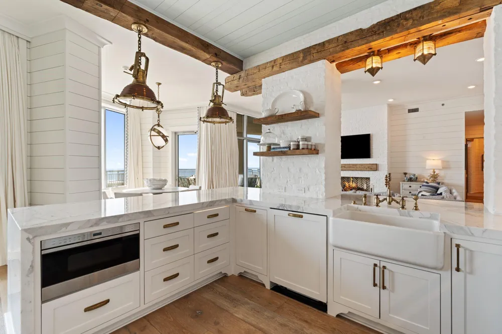 801 E Beach Drive #TW2606 Galveston, TX 77550