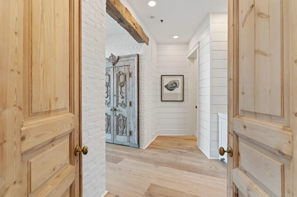 801 E Beach Drive #TW2606 Galveston, TX 77550