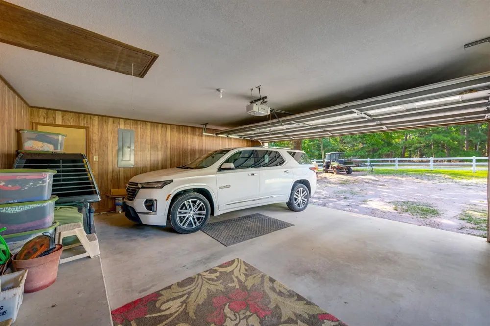 3269 Acr 153 Palestine, TX 75801