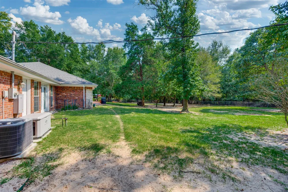 3269 Acr 153 Palestine, TX 75801