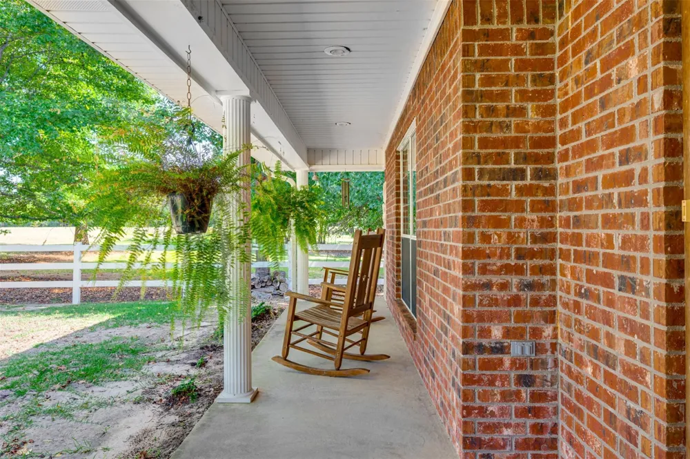 3269 Acr 153 Palestine, TX 75801