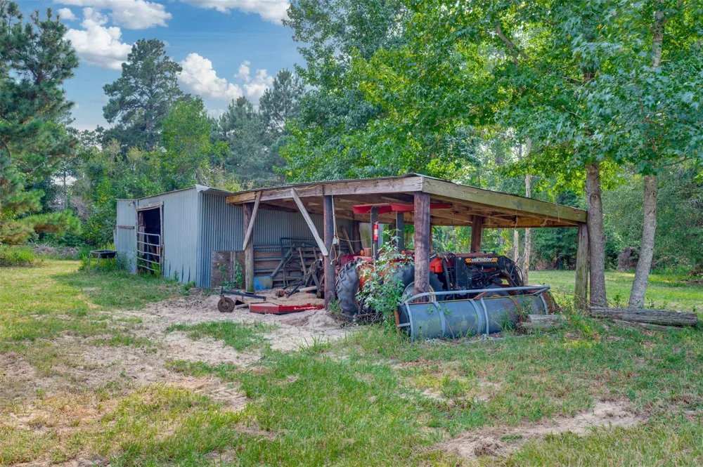 3269 Acr 153 Palestine, TX 75801