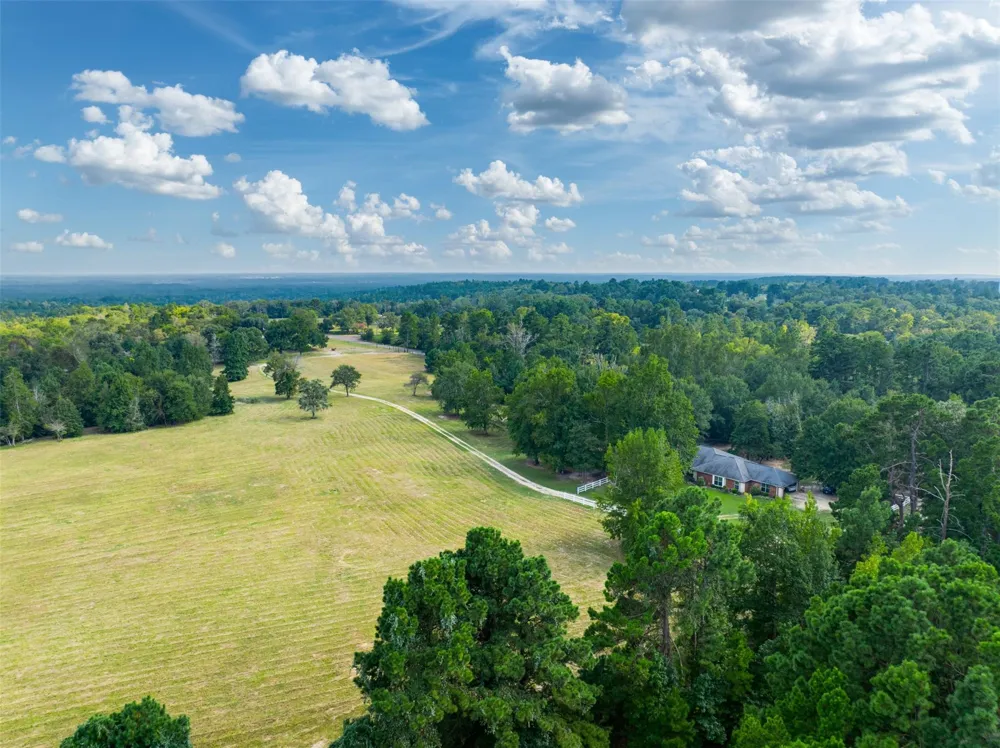 3269 Acr 153 Palestine, TX 75801