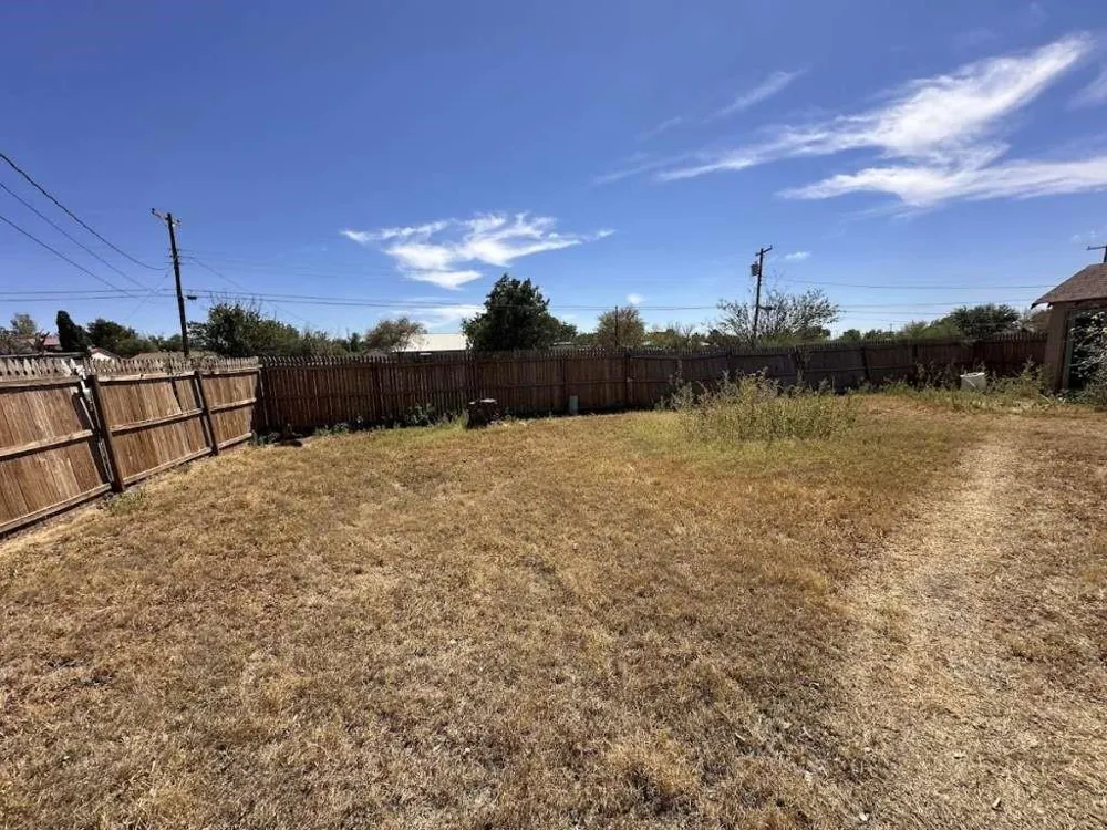 608 E Lee Street Rotan, TX 79546