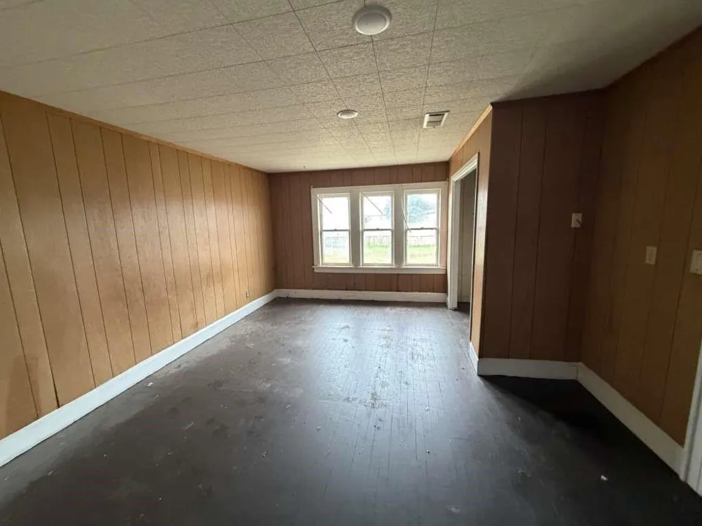 608 E Lee Street Rotan, TX 79546