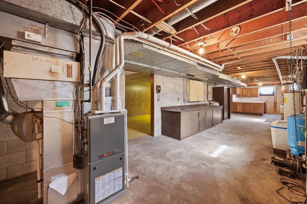 2362 Browntown Road Weesaw Township, MI 49101