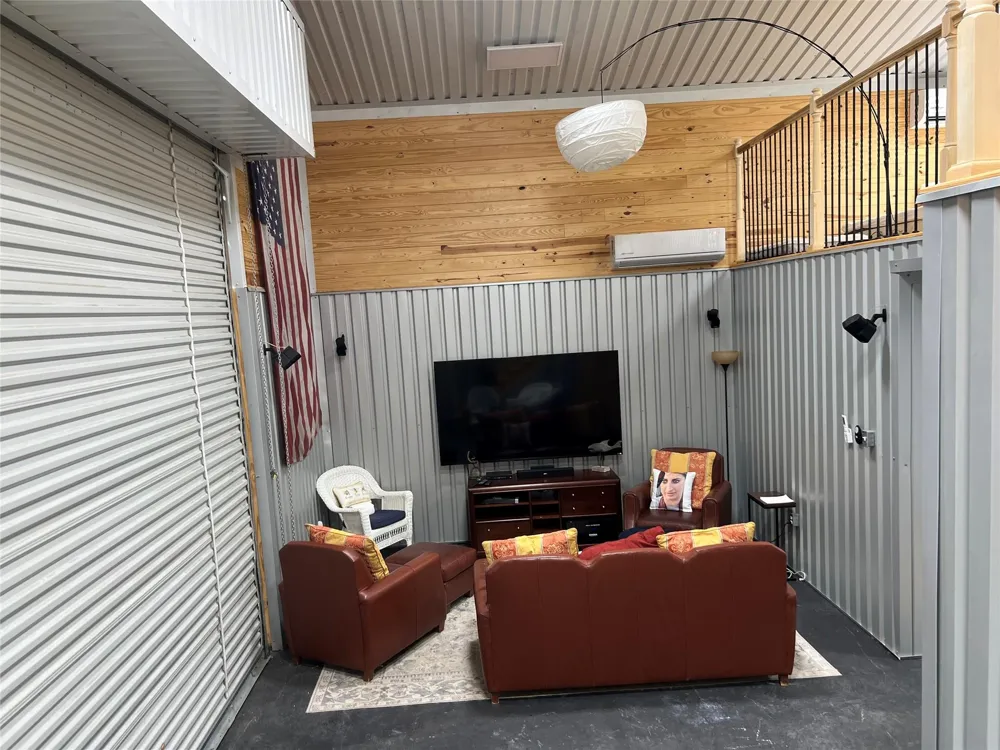 8178 Cr-860 Sweeny, TX 77480