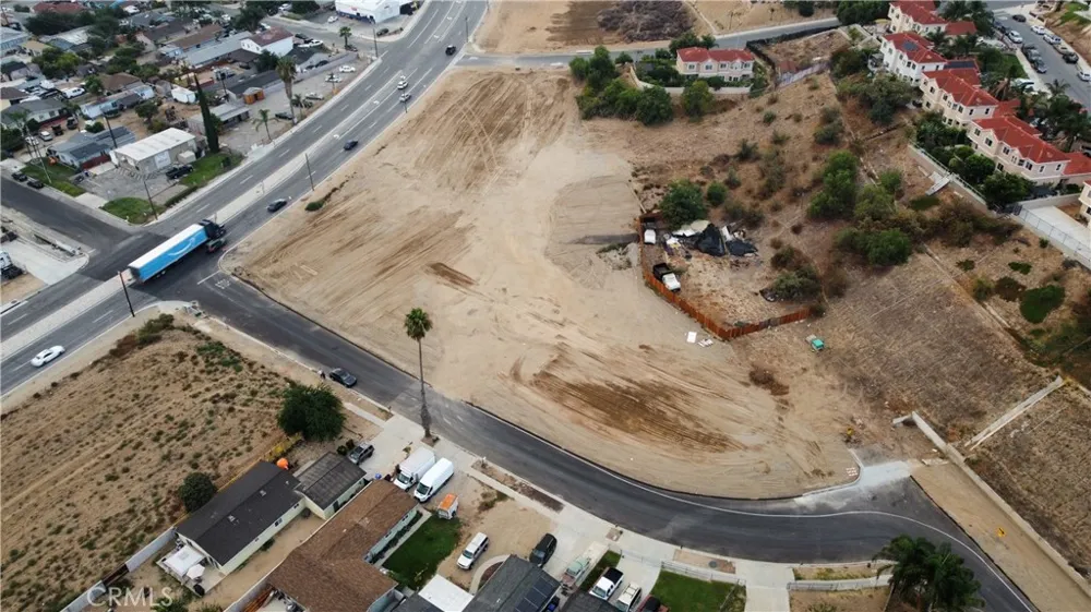 18661 5th Bloomington, CA 92316