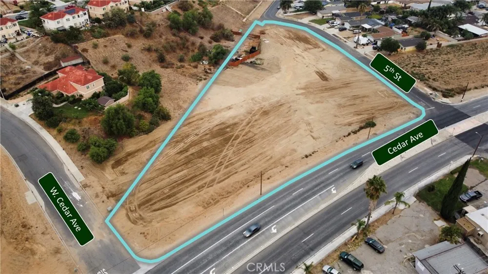 18661 5th Bloomington, CA 92316