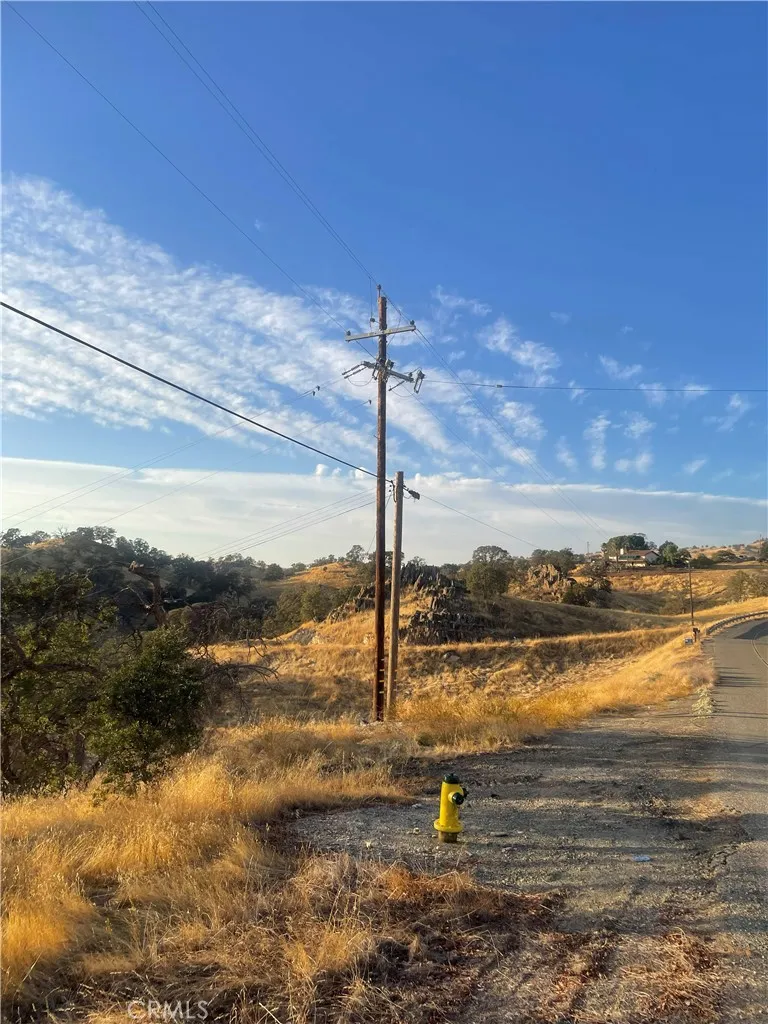 9787 Caracol La Grange, CA 95329