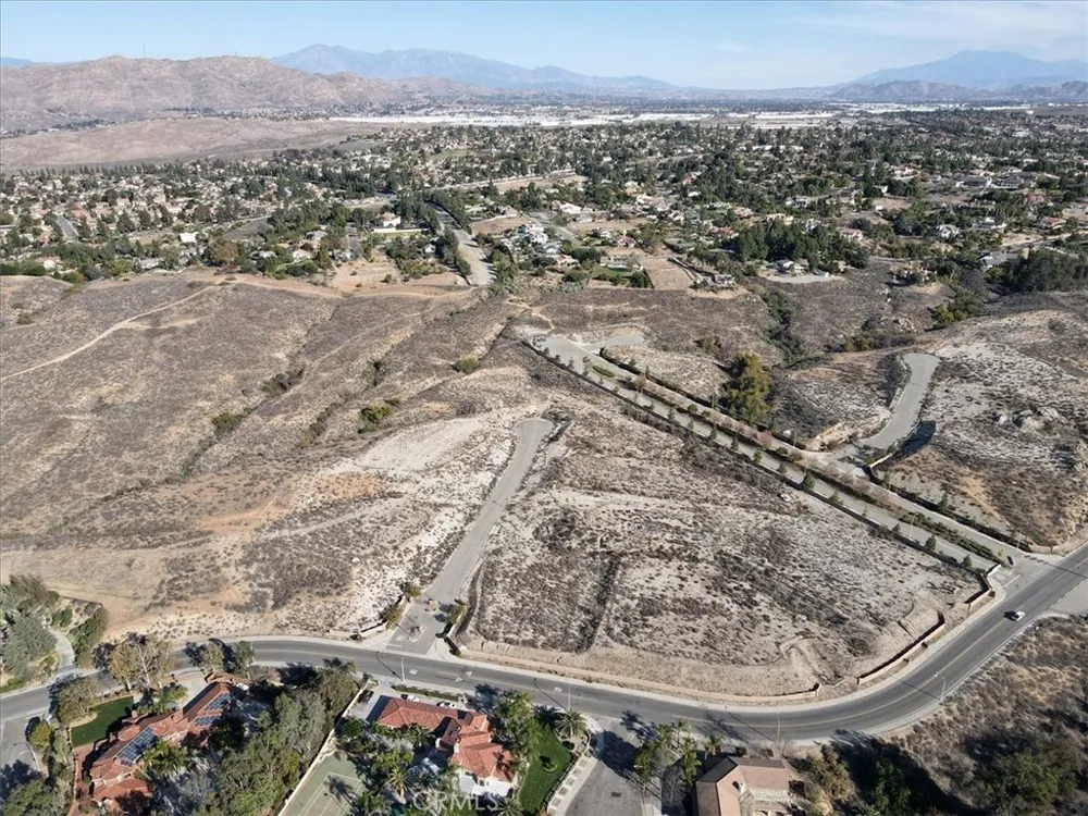 Via Vista Drive Riverside, CA 92506