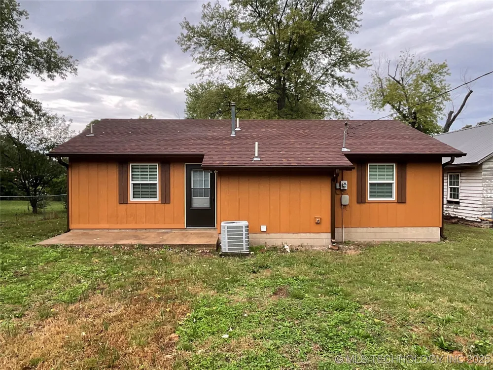 304 5th Street Jay, OK 74346