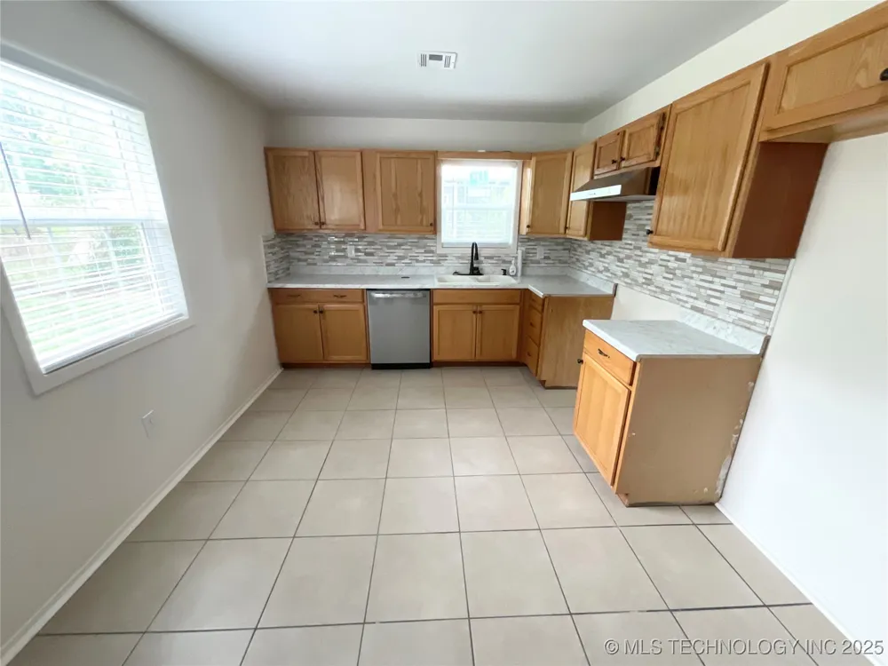 304 5th Street Jay, OK 74346