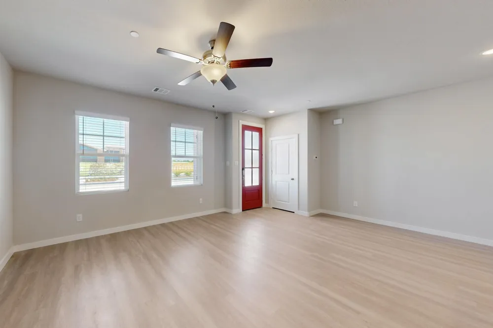 1832 Summer Aura Mesquite, TX 75181