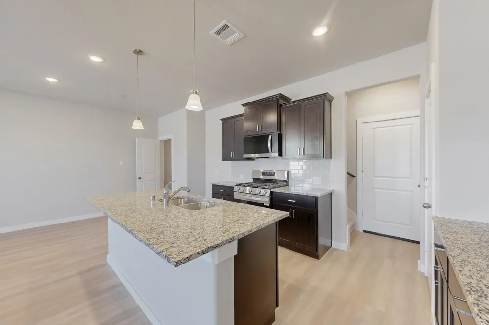 1828 Summer Aura Mesquite, TX 75181