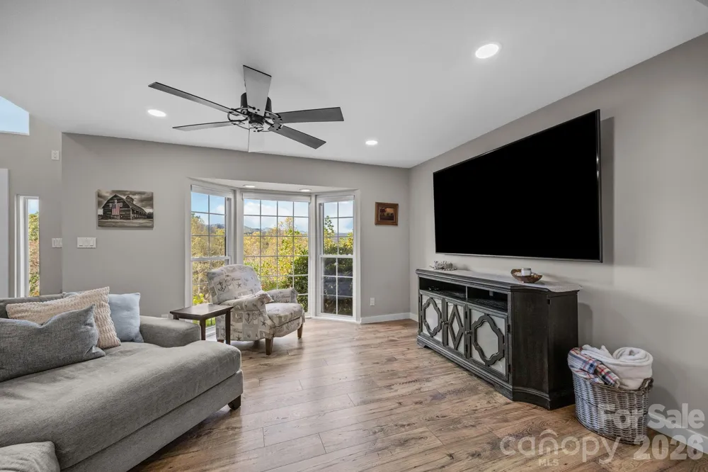 235 Petersburg View Drive Marshall, NC 28753