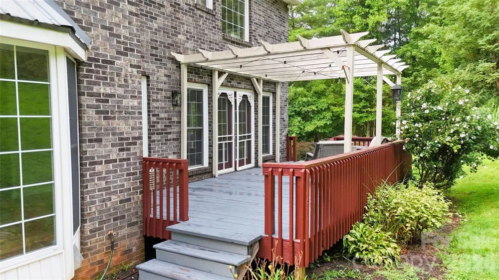 235 Petersburg View Drive Marshall, NC 28753