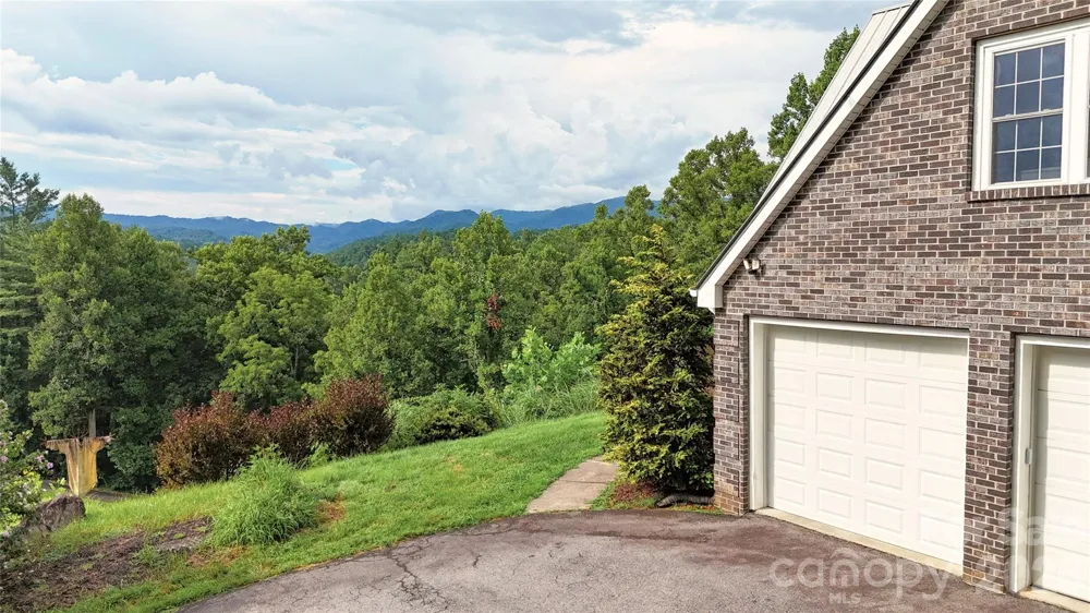 235 Petersburg View Drive Marshall, NC 28753