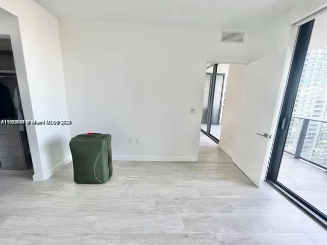 45 SW 9th St #3009 Miami, FL 33130